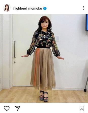 　番組ではこのスカートをめくって痛々しいケガの部分を見せたモモコ。インスタグラム＠ｈｉｇｈｈｅｅｌ＿ｍｏｍｏｋｏより