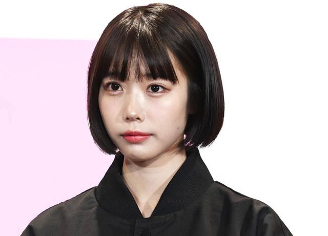 絶対寝る前！あのちゃん ほぼスッピン＆メガネ＆寝巻きTシャツが可愛