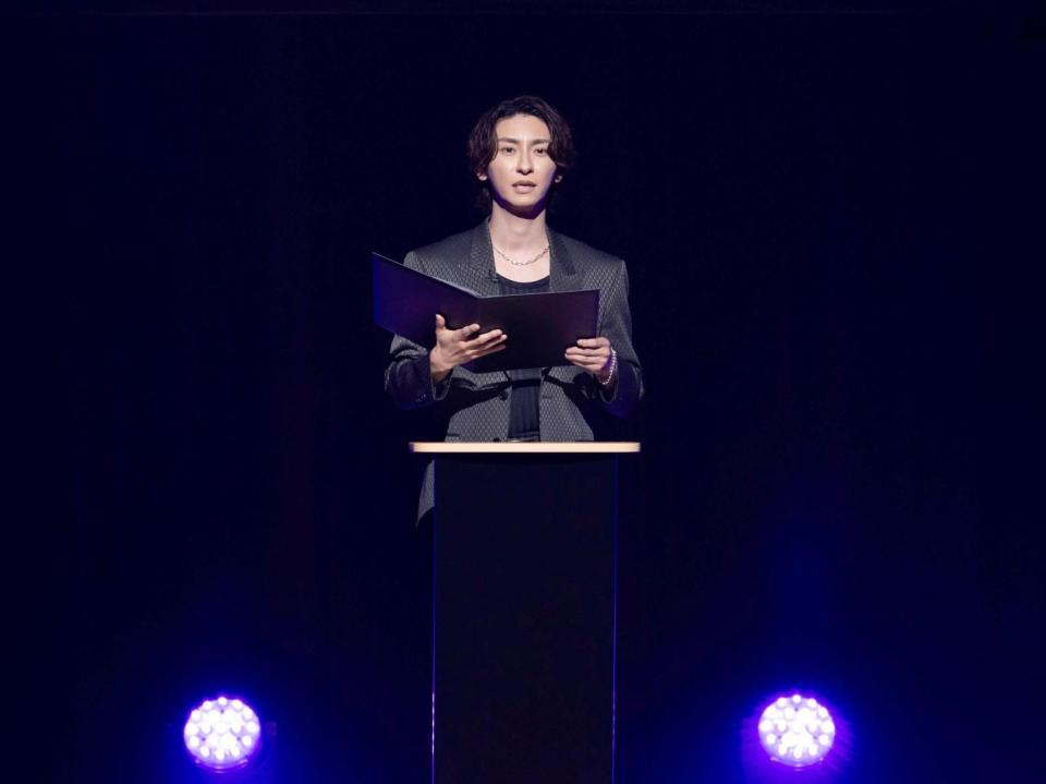 　ゲイをカミングアウトした與真司郎