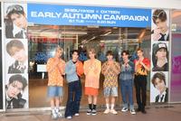 　フォトセッションでポーズを決めるＤＸＴＥＥＮの（左から）田中笑太郎、谷口太一、大久保波留、平本健、寺尾香信、福田歩汰（撮影・堀内翔）