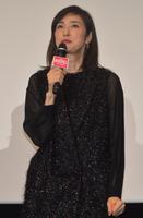 　初日舞台あいさつを行った天海祐希