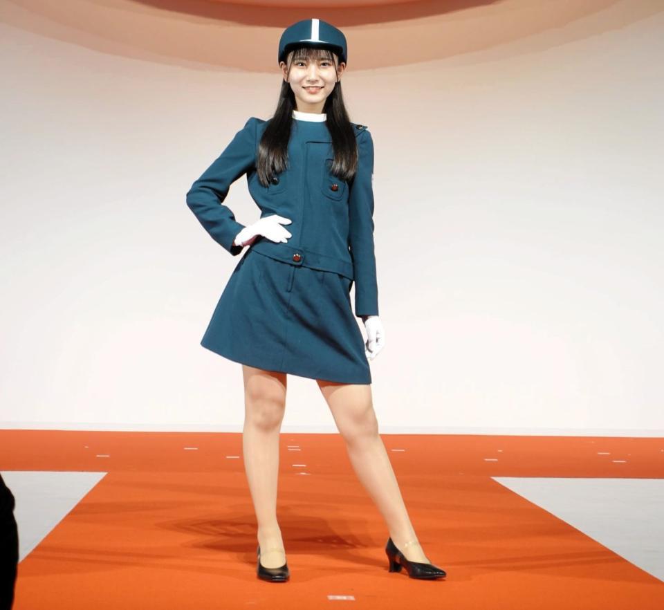 　ＥＸＰＯ’７０ユニフォームファッションショーに登場したＮＭＢ４８・瓶野神音