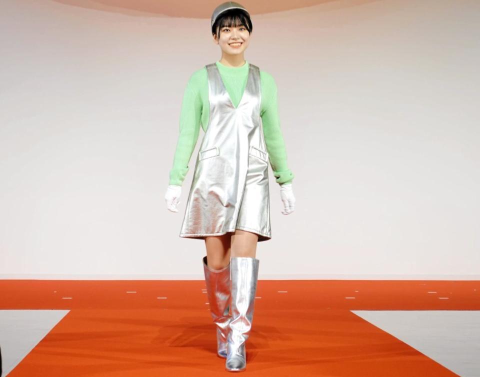 　ＥＸＰＯ’７０ユニフォームファッションショーに登場したＮＭＢ４８・黒島咲花