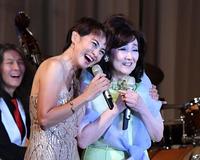 　初共演をした阿川泰子（右）とマリーン（撮影・佐々木彰尚）