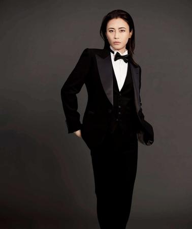 　最新アルバムでニュービジュアルを解禁した氷川きよし