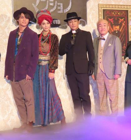 　ジャパンプレミアに出席した（左から）八代拓、土屋アンナ、片岡愛之助、温水洋一