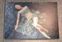 　写真集の発売を記念して開催されている石川恋の写真展の一部作品（10日まで、東京タワー・フットタウン３Ｆ「ＴＯＷＥＲ　ＧＡＬＬＥＲＹ」）