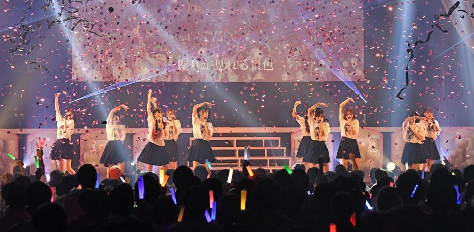 　今冬デビューが決まった高嶺のなでしこ（撮影・三好信也）　