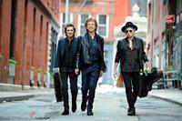 　ザ・ローリング・ストーンズの（左から）ロニー・ウッド、ミック・ジャガー、キース・リチャーズⓒＭａｒｋ　Ｓｅｌｉｇｅｒ