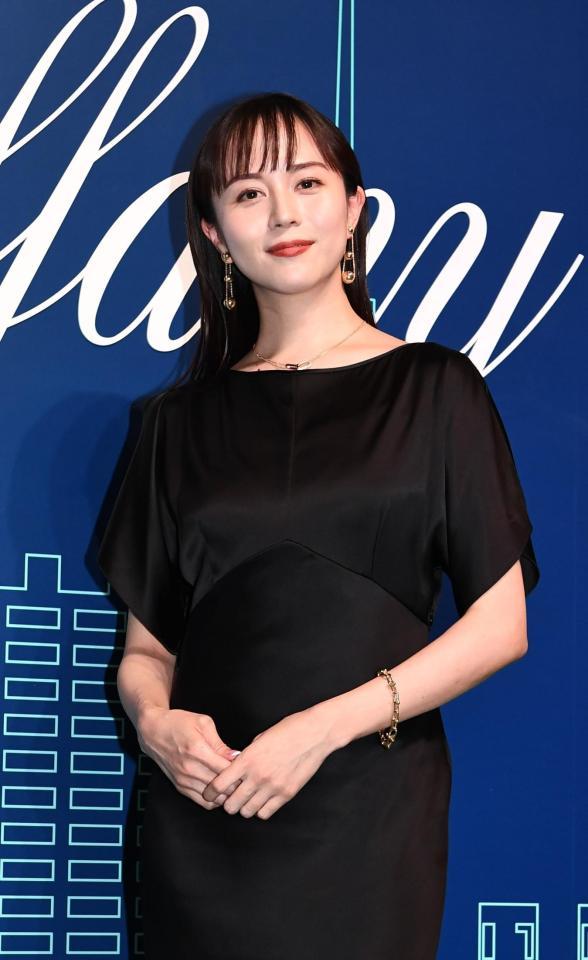 ティファニー表参道店オープニングイベントに出席した比嘉愛未（撮影・園田高夫）