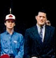 若かりし日の福山雅治（左）とアントニオ猪木さん