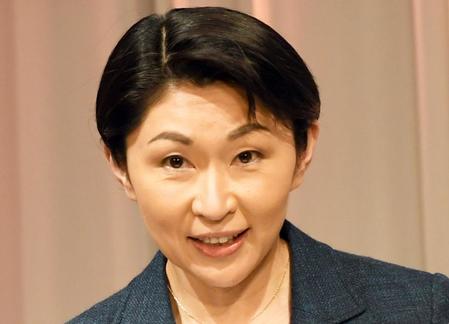 　小渕優子氏