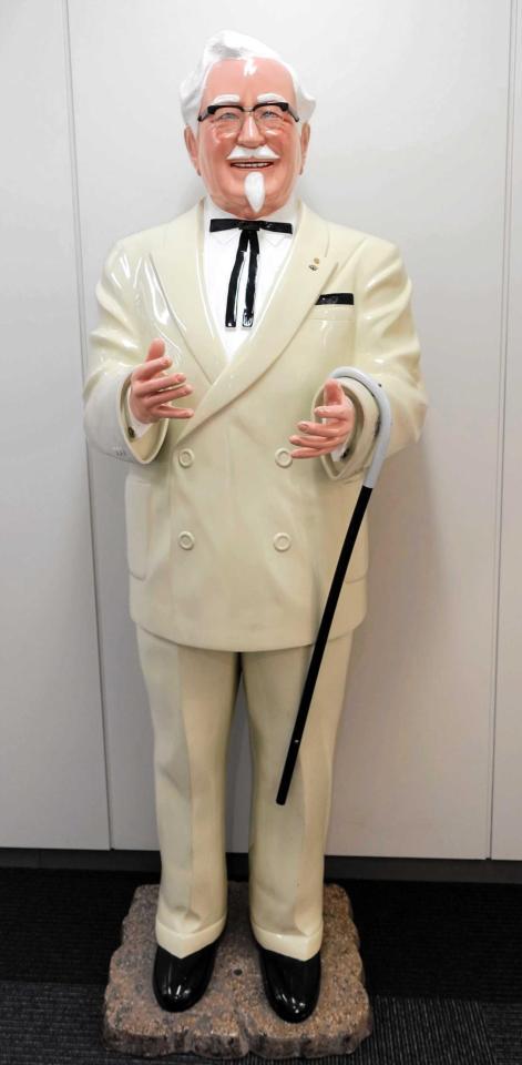 　通常のカーネル・サンダース像