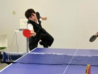 　イベントで行われた卓球体験でハッスルプレーを見せたにしおかすみこ