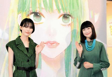 　オープニングイベントに登場した南沙良（左）と能登麻美子