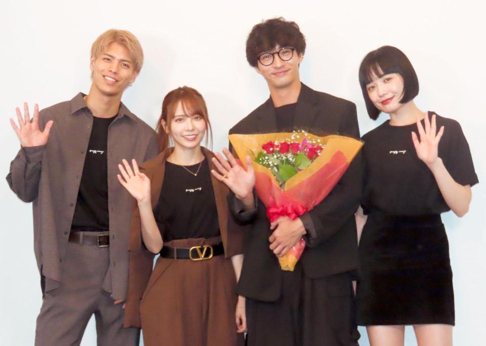 　（左から）白鳥大珠、西村歩乃果、古屋呂敏、Ｍｉｋａｋｏ