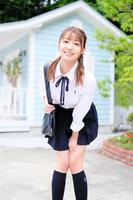 　制服姿を披露した高橋かの