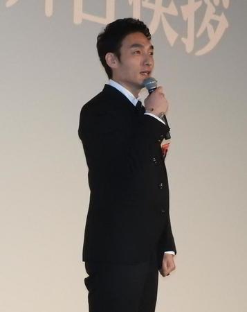 　「ミッドナイトスワン」３周年記念舞台あいさつに出席した草彅剛