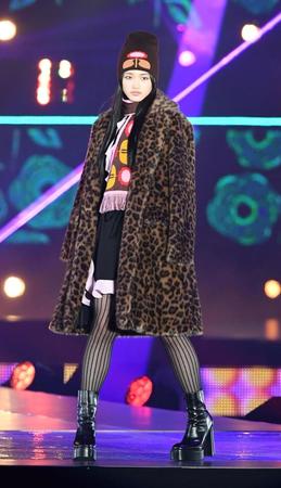 　Ｒａｋｕｔｅｎ　ＧｉｒｌｓＡＷＡＲＤ２０２３Ａ／Ｗに登場した山﨑天（撮影・三好信也）