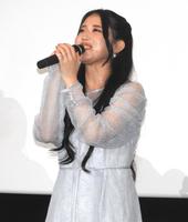 　大ヒットを喜ぶ関根明良