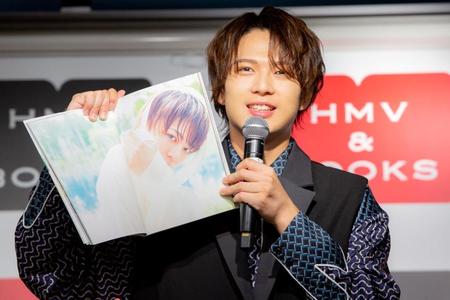 　「加藤大悟１ｓｔ写真集　だいじぇすと、」（主婦と生活社）の発売記念イベントに登場した加藤大悟