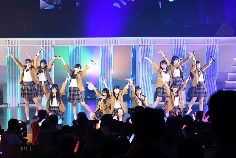 　初パフォーマンスするＳＫＥ４８の１２期生＝名古屋国際会議場センチュリーホールⓒ２０２３　Ｚｅｓｔ，Ｉｎｃ．