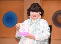 　窓際のトットちゃんの続編を発表し笑顔の黒柳徹子（撮影・金田祐二）