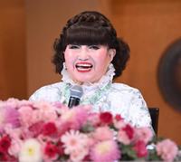 　笑顔で質問に答える黒柳徹子（撮影・金田祐二）