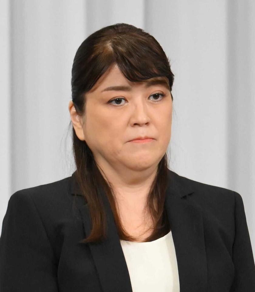 　藤島ジュリー景子氏