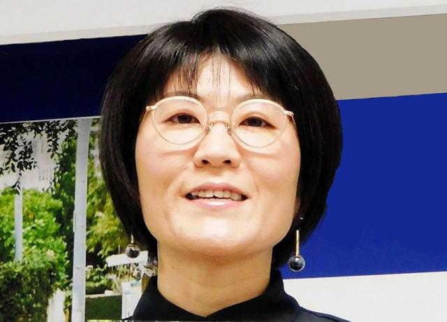 カナダ生活３年目の光浦靖子、５２歳 可愛いカフェで眼鏡なし、湖で