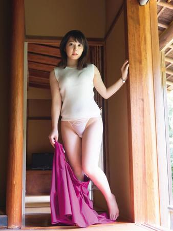 　前田美里写真集「記憶の雫」より©青山裕企