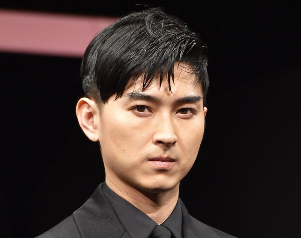 カシラ ca4la 松田翔太 コラボ ハット 未使用 マネークリップ付き 美品 松田翔太がコンビニに！ サングラスで圧倒的オーラ バナナ手に笑顔の超