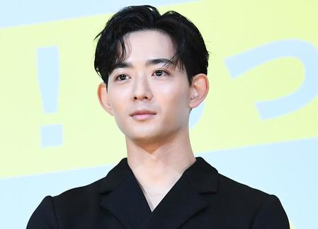 何頭身? 竜星涼の着こなしにフォロワーうっとり「はぁーッ神々しい」「新しい種族の方ですよね?」