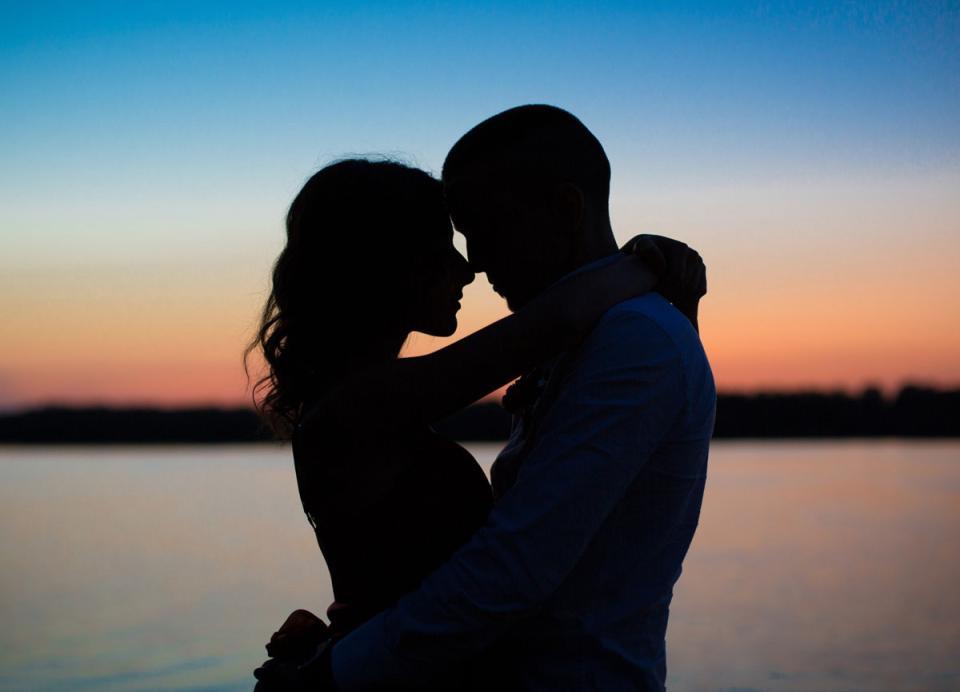 　２７歳差の夫婦の「夫婦で浅草デート」ショットがＳＮＳで話題に　※写真はイメージです（Kate／stock.adobe.com）