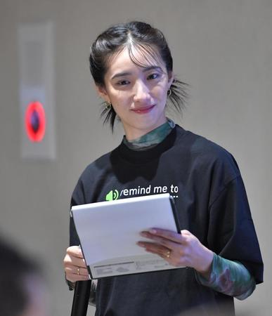 　イベントでＭＣを務める中田クルミ（撮影・西岡正）