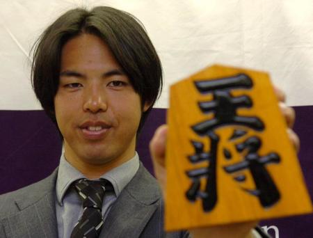 　２００７年に将棋親善大使に任命された井川慶氏