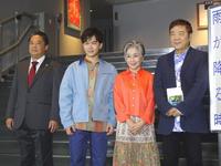 　（左から）松村武、鈴木福、竹下景子、鴻上尚史氏