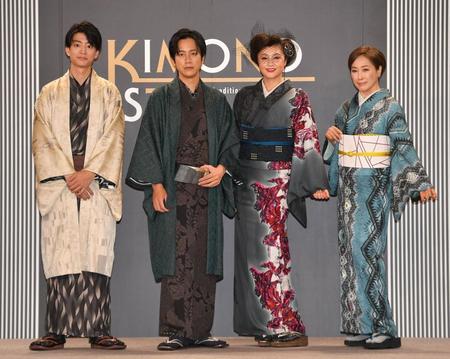 　ＫＩＭＯＮＯＩＳＴ２０２３を授賞した（左から）伊藤健太郎、溝端淳平、藤原紀香、高島礼子＝東京・霞ケ関の霞山会館（撮影・出月俊成）