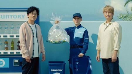 　ＣＭ共演する（左から）稲垣吾郎、草彅剛、香取慎吾