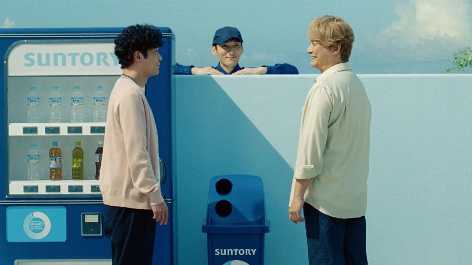 　ＣＭ共演する（左から）稲垣吾郎、草彅剛、香取慎吾