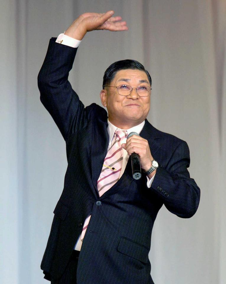 　ディナーショーに出演した財津一郎さん＝２００５年１１月