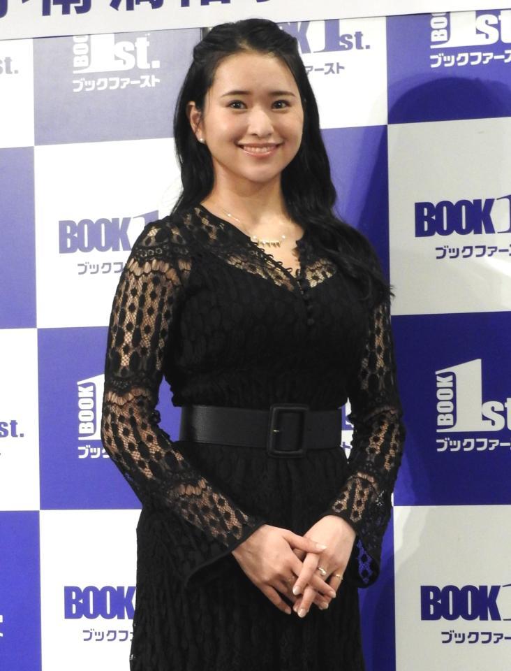 　初写真集発売記念会見を行った小南満佑子