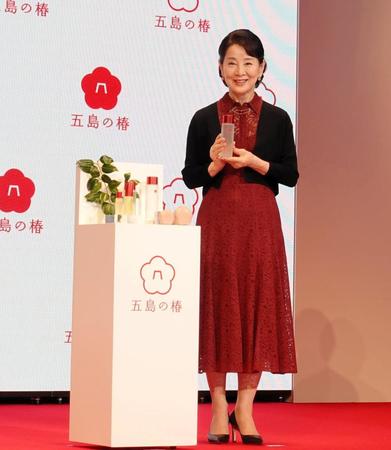 　新ＣＭ発表会に登壇した吉永小百合