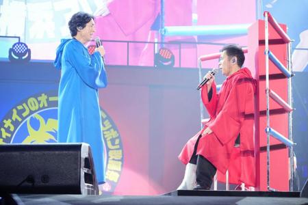 　「ナインティナインのオールナイトニッポン歌謡祭」に出演したナインティナインの矢部浩之（左）と岡村隆史