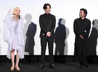 　笑顔でトークする（左から）アオイヤマダ、竹野内豊、山田孝之（撮影・棚橋慶太）