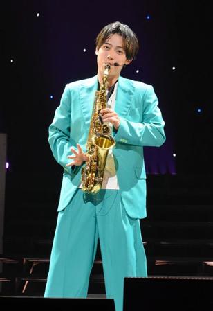 　コンサートを行った辰巳ゆうと