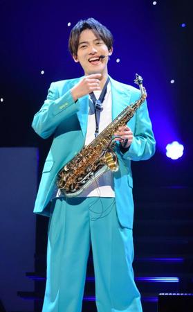 　コンサートを行った辰巳ゆうと