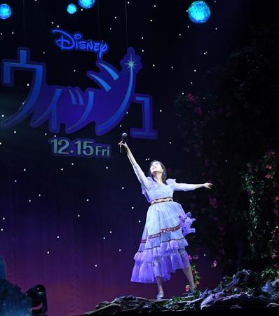 　劇中歌を披露する生田絵梨花（撮影・三好信也）