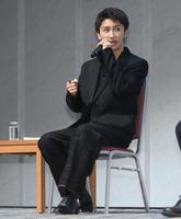 　自身の思いを語るＡＡＡ・與真司郎＝東京・大手町の経団連会館（撮影・堀内翔）　 