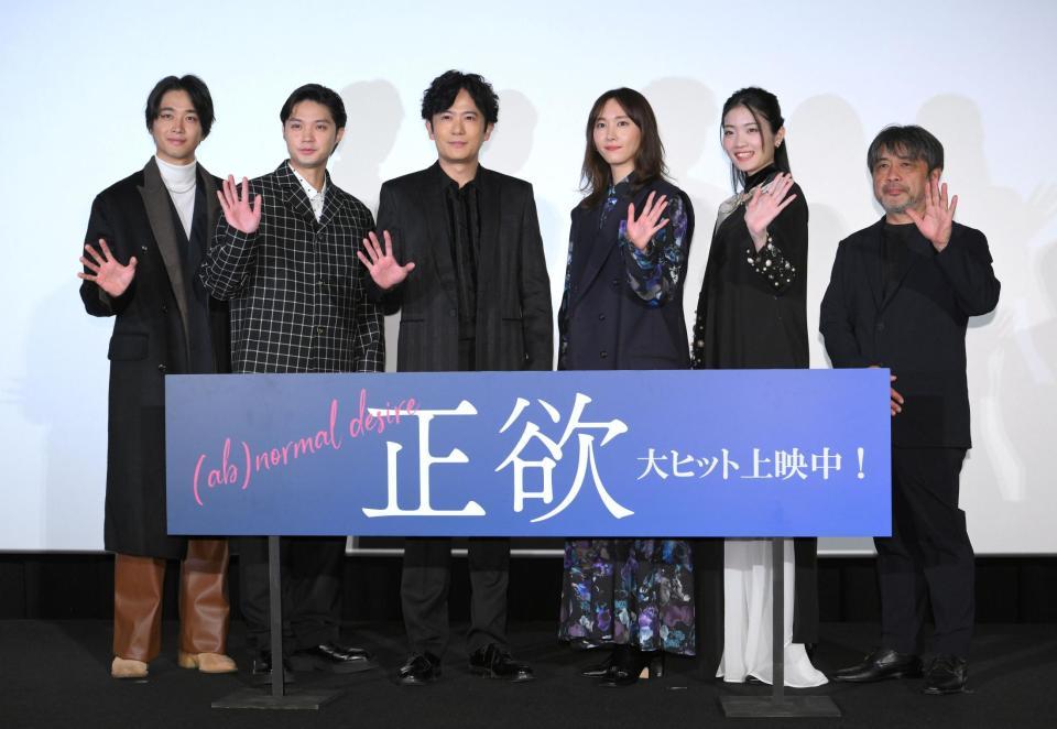 　公開記念舞台あいさつに登場した（左から）佐藤寛太、磯村勇斗、稲垣吾郎、新垣結衣、東野絢香、岸善幸監督（撮影・伊藤笙子）